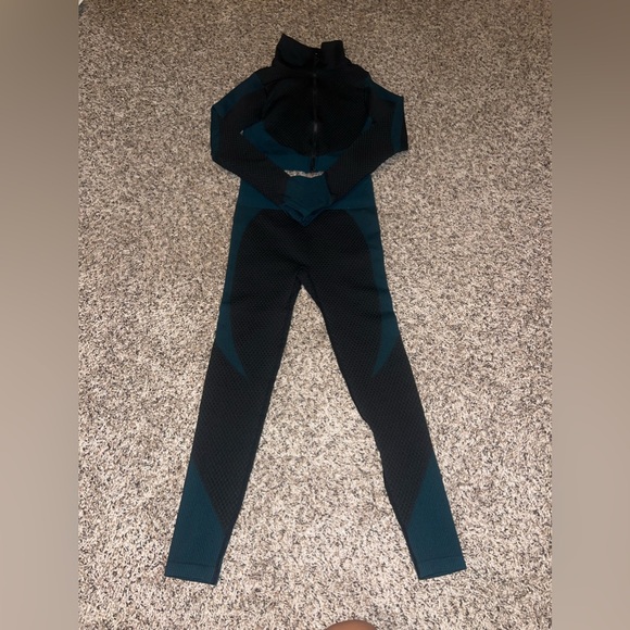 Athletic Two-Piece Set - Picture 5 of 5